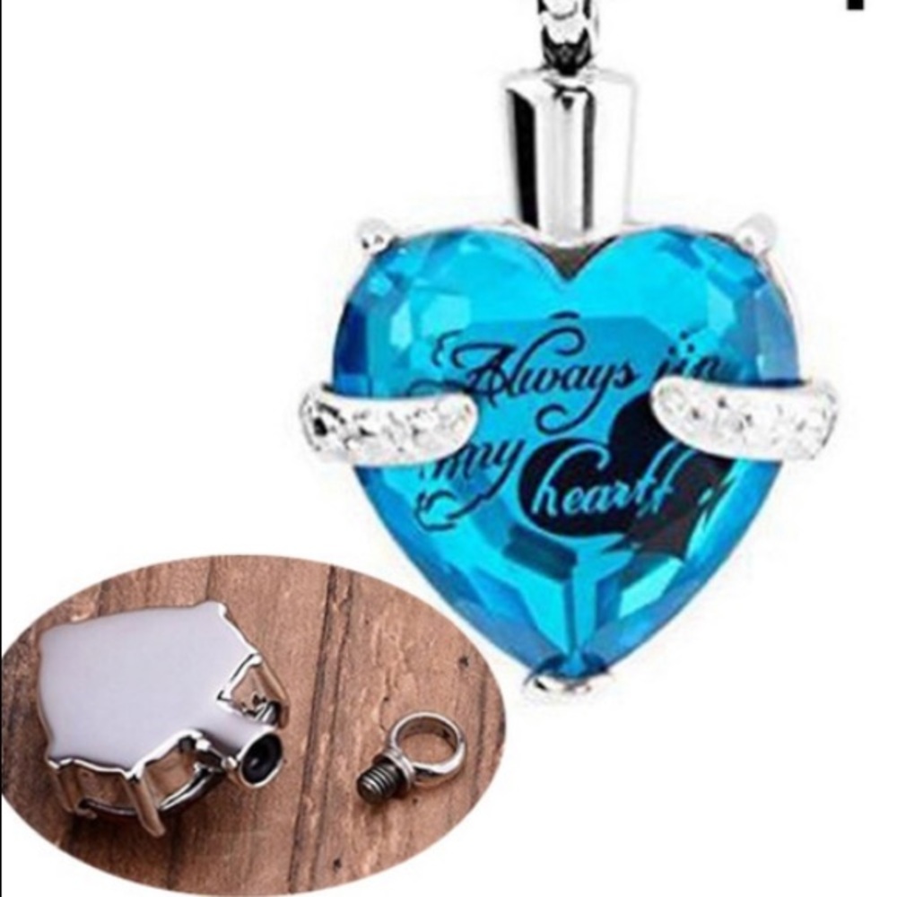 💧New💧”Always In My Heart” Pendant Necklace💧
